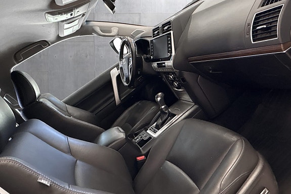 Toyota Land Cruiser 14 of 19