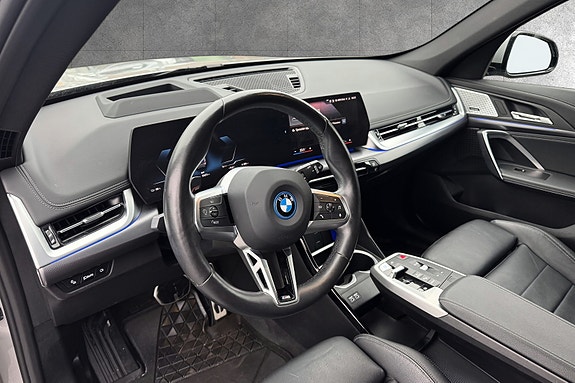 BMW iX1 13 of 30