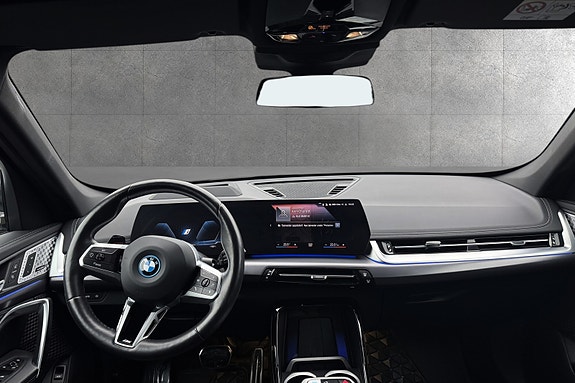 BMW iX1 12 of 30