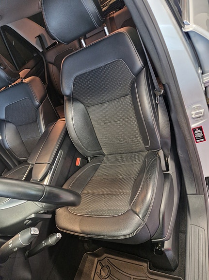 Mercedes-Benz ML250 18 of 25