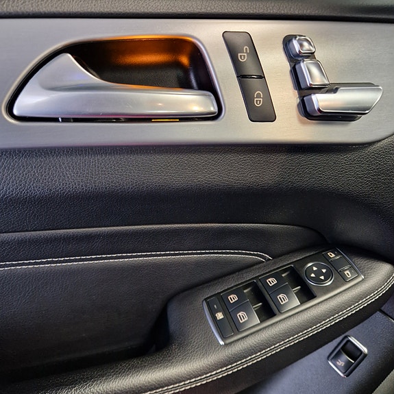 Mercedes-Benz ML250 10 of 25