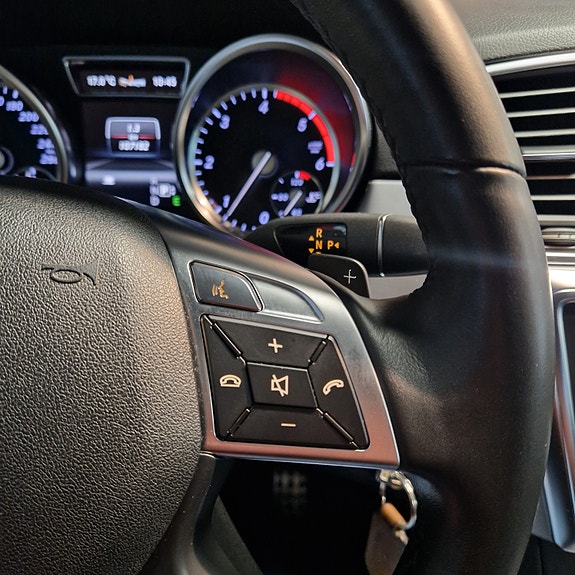 Mercedes-Benz ML250 7 of 25