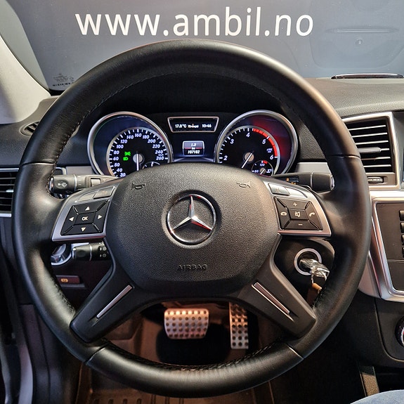 Mercedes-Benz ML250 9 of 25
