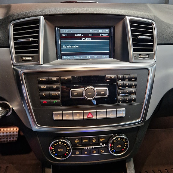 Mercedes-Benz ML250 11 of 25