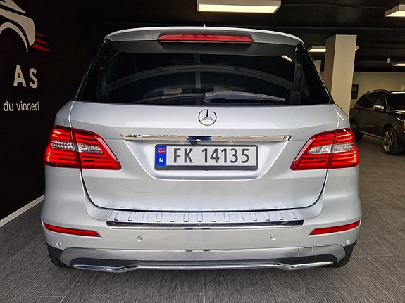 Mercedes-Benz ML250 4 of 25