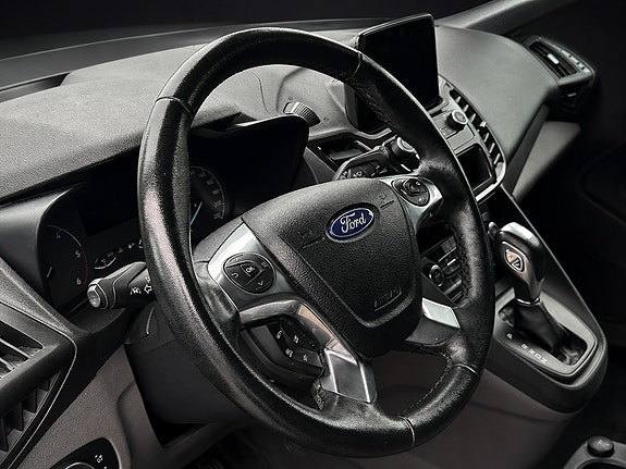Ford Transit Connect 17 of 23