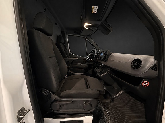Mercedes-Benz Sprinter 14 of 20