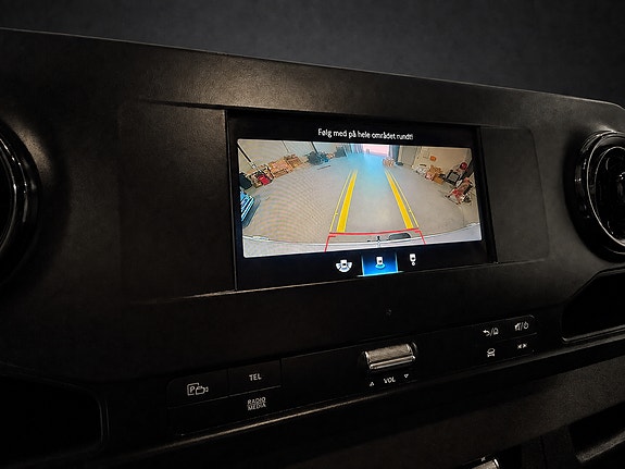 Mercedes-Benz Sprinter 19 of 20