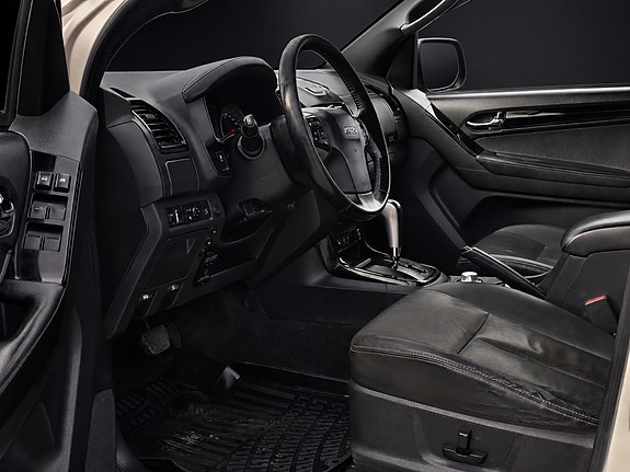 Isuzu D-max 9 of 30