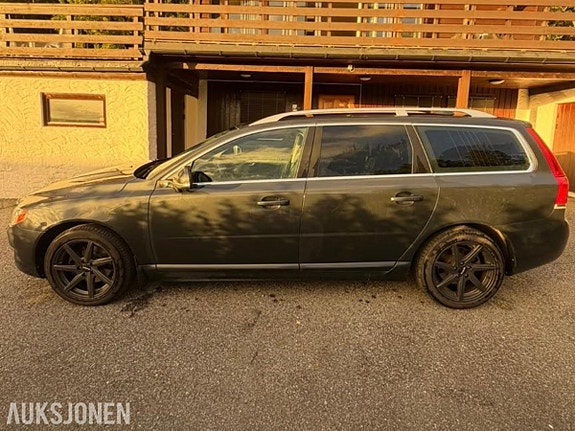 Volvo V70 6 of 13