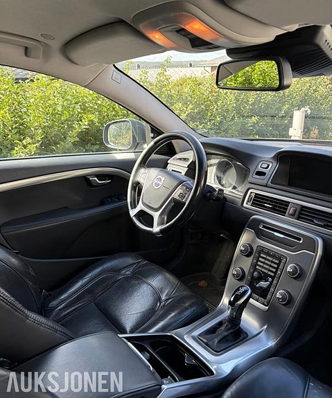 Volvo V70 7 of 13