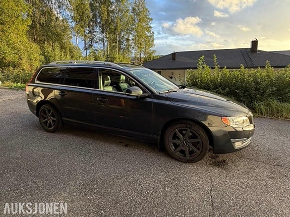 Volvo V70 3 of 13