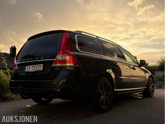 Volvo V70 5 of 13
