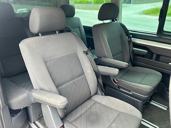 Volkswagen Multivan 2 of 16