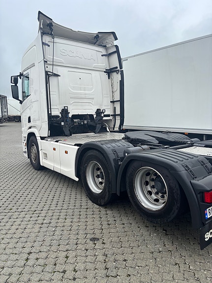 Scania R 560 2 of 5