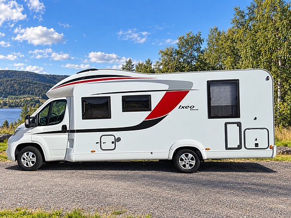 Bürstner Ixeo Time IT 745 - 148 hk - Queenbed - Senkeseng - Lithium - Luftfjæring - Stekeovn 4 of 21