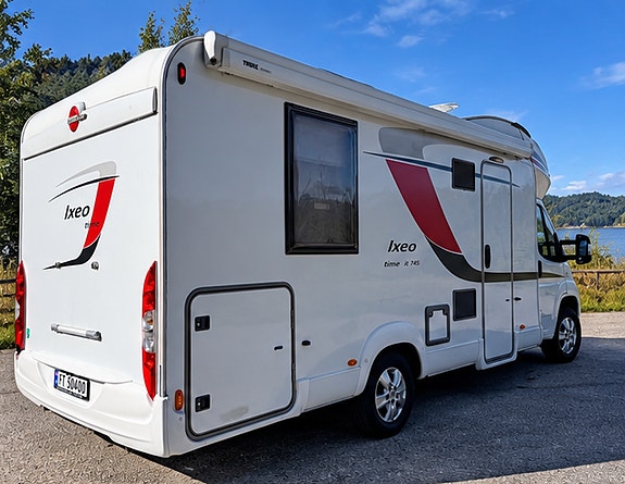 Bürstner Ixeo Time IT 745 - 148 hk - Queenbed - Senkeseng - Lithium - Luftfjæring - Stekeovn 6 of 21