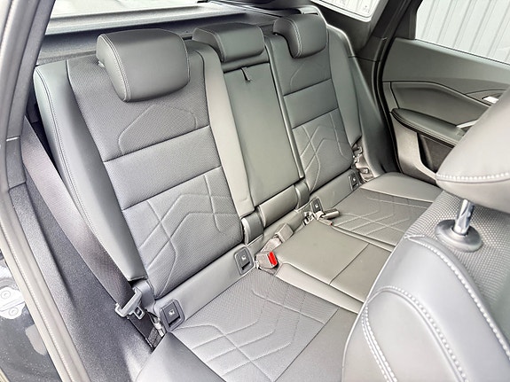 BMW iX1 28 of 30