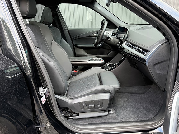 BMW iX1 29 of 30