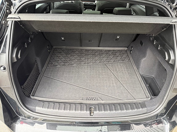 BMW iX1 18 of 30