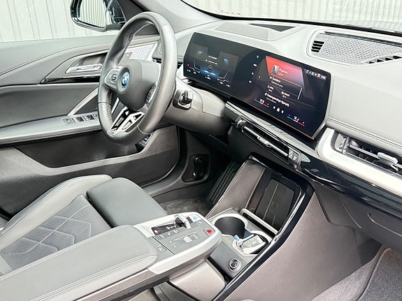 BMW iX1 27 of 30