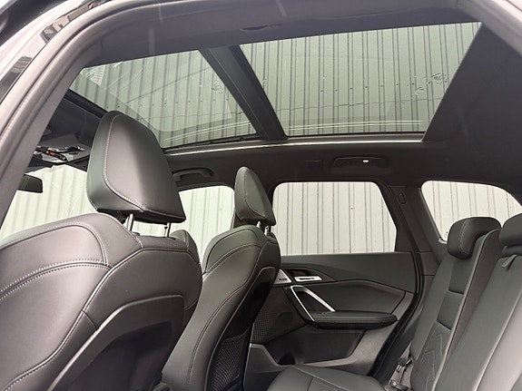 BMW iX1 13 of 30