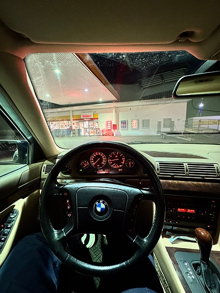 BMW 728i 4 of 4