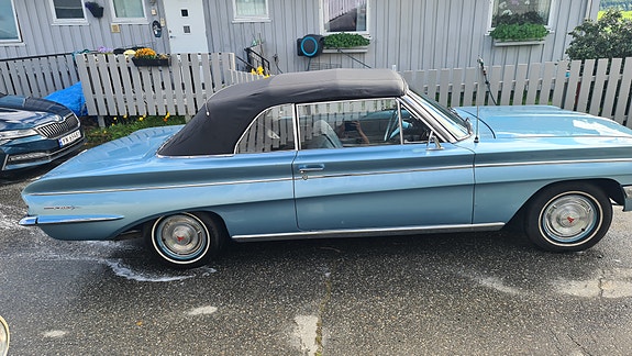 Oldsmobile 8 of 30