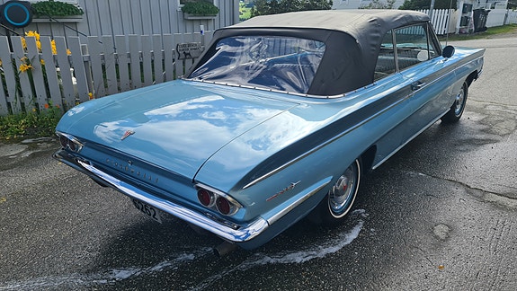 Oldsmobile 10 of 30