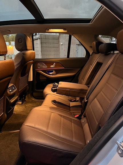 Mercedes-Benz GLE350 e 13 of 30