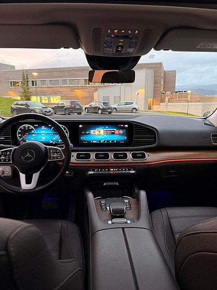 Mercedes-Benz GLE350 e 14 of 30