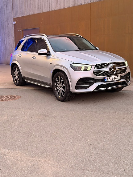 Mercedes-Benz GLE350 e 2 of 30