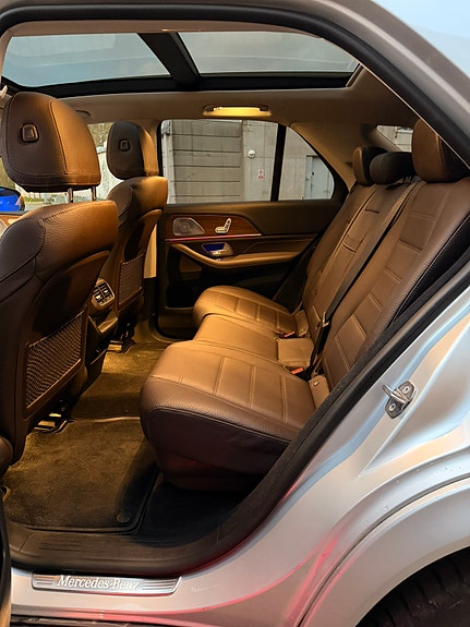 Mercedes-Benz GLE350 e 12 of 30