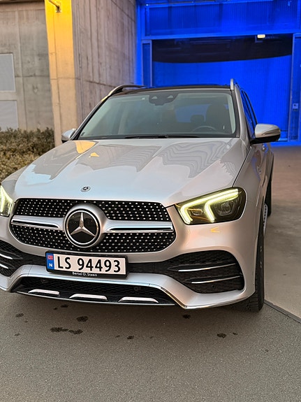 Mercedes-Benz GLE350 e 9 of 30