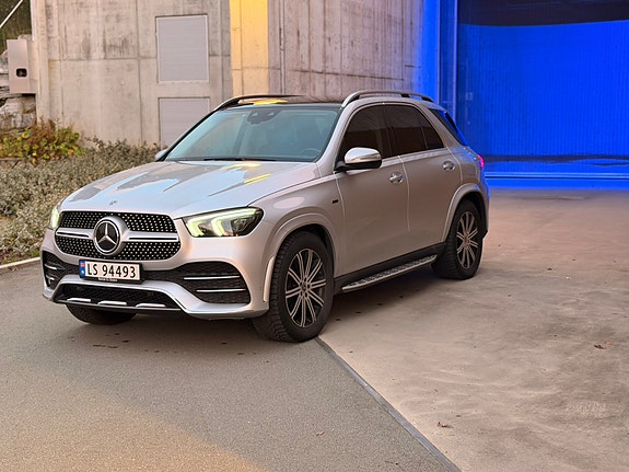 Mercedes-Benz GLE350 e 4 of 30