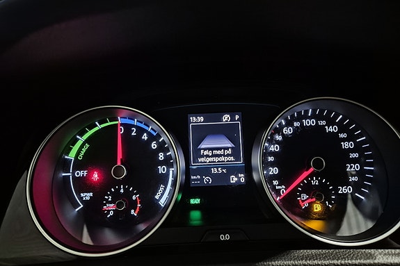Volkswagen Golf VII 18 of 18