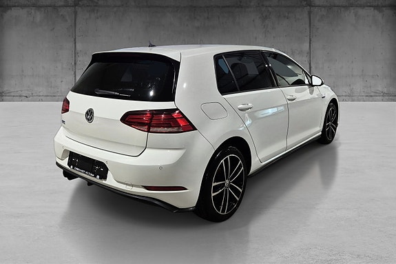 Volkswagen Golf VII 3 of 18