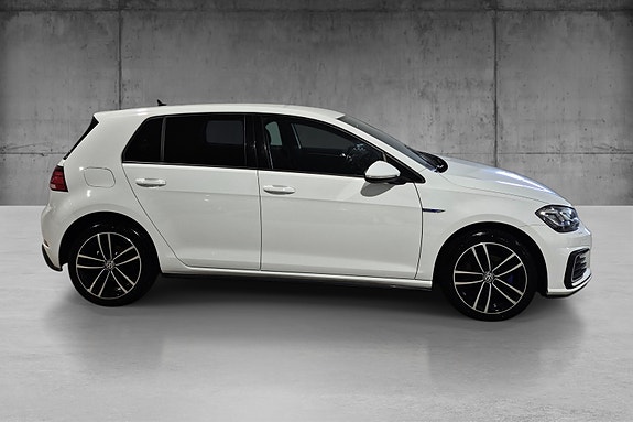 Volkswagen Golf VII 7 of 18