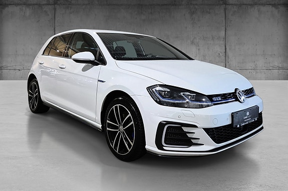 Volkswagen Golf VII 6 of 18