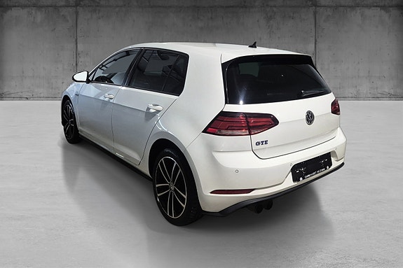 Volkswagen Golf VII 5 of 18