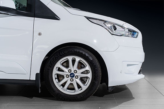 Ford Transit Connect 9 of 24