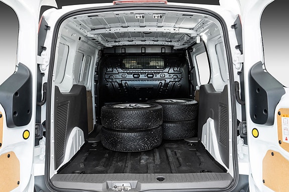 Ford Transit Connect 16 of 24