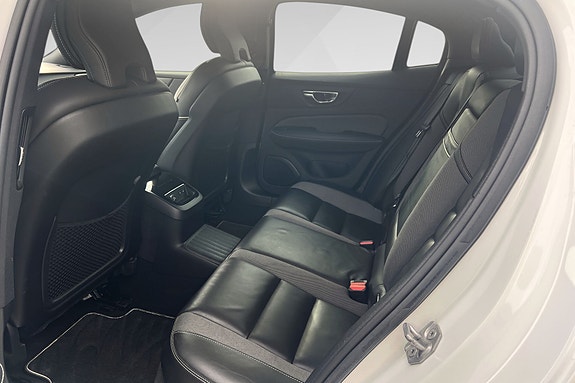 Volvo S60 16 of 17