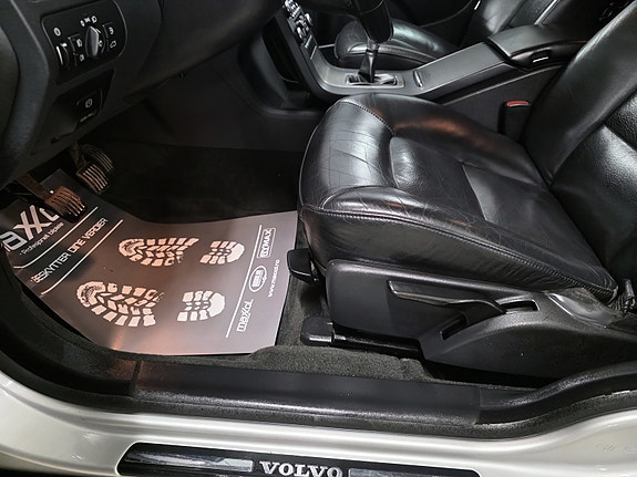 Volvo V70 24 of 30