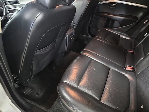 Volvo V70 30 of 30