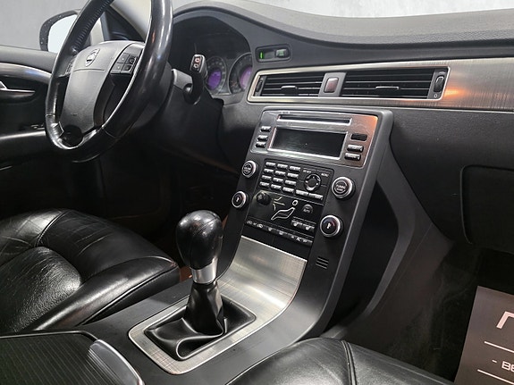 Volvo V70 19 of 30