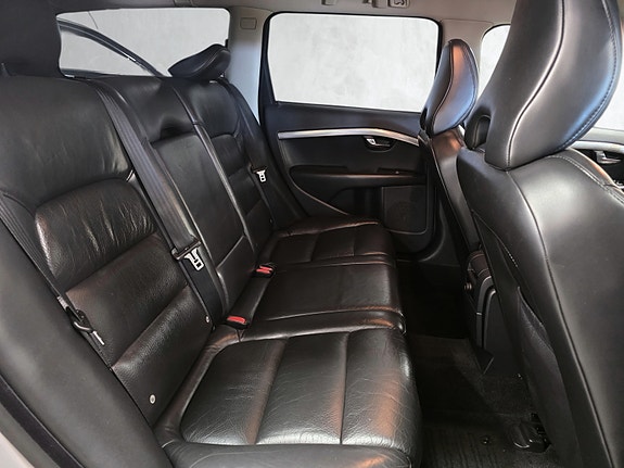 Volvo V70 27 of 30
