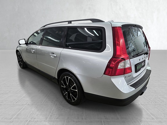 Volvo V70 7 of 30