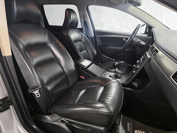 Volvo V70 25 of 30