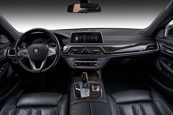 BMW 730d 29 of 30